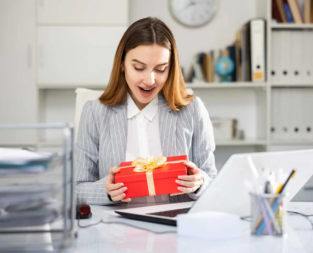All Star Incentives source illustration for AllStar outlines employee holiday gift sourcing and fulfillment choices