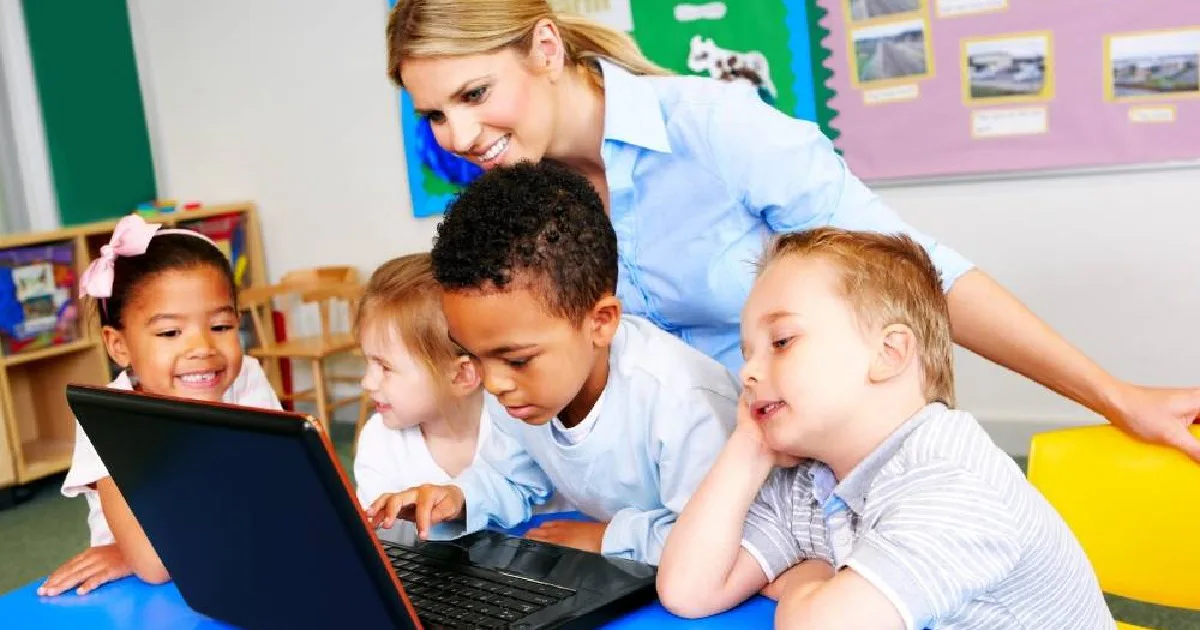 Source image for GiftCrowd Offers Guidance on Selecting the Perfect Teacher Gift This Holiday Season