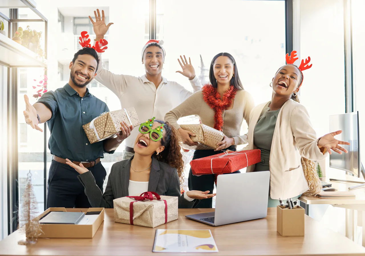 Source image for Instant Financial Earned Wage Access Gift Card Alternative for Employee Rewards