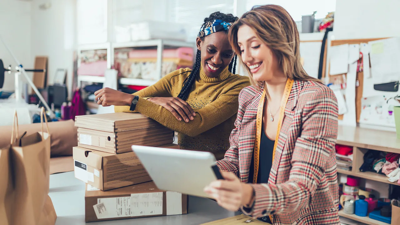 Online Rewards outlines channel incentives with digital gift cards and training rewards